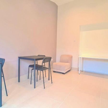 Cosy Room In East Ham Лондон Экстерьер фото