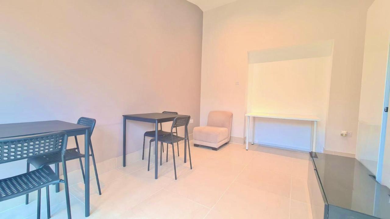 Cosy Room In East Ham Лондон Экстерьер фото