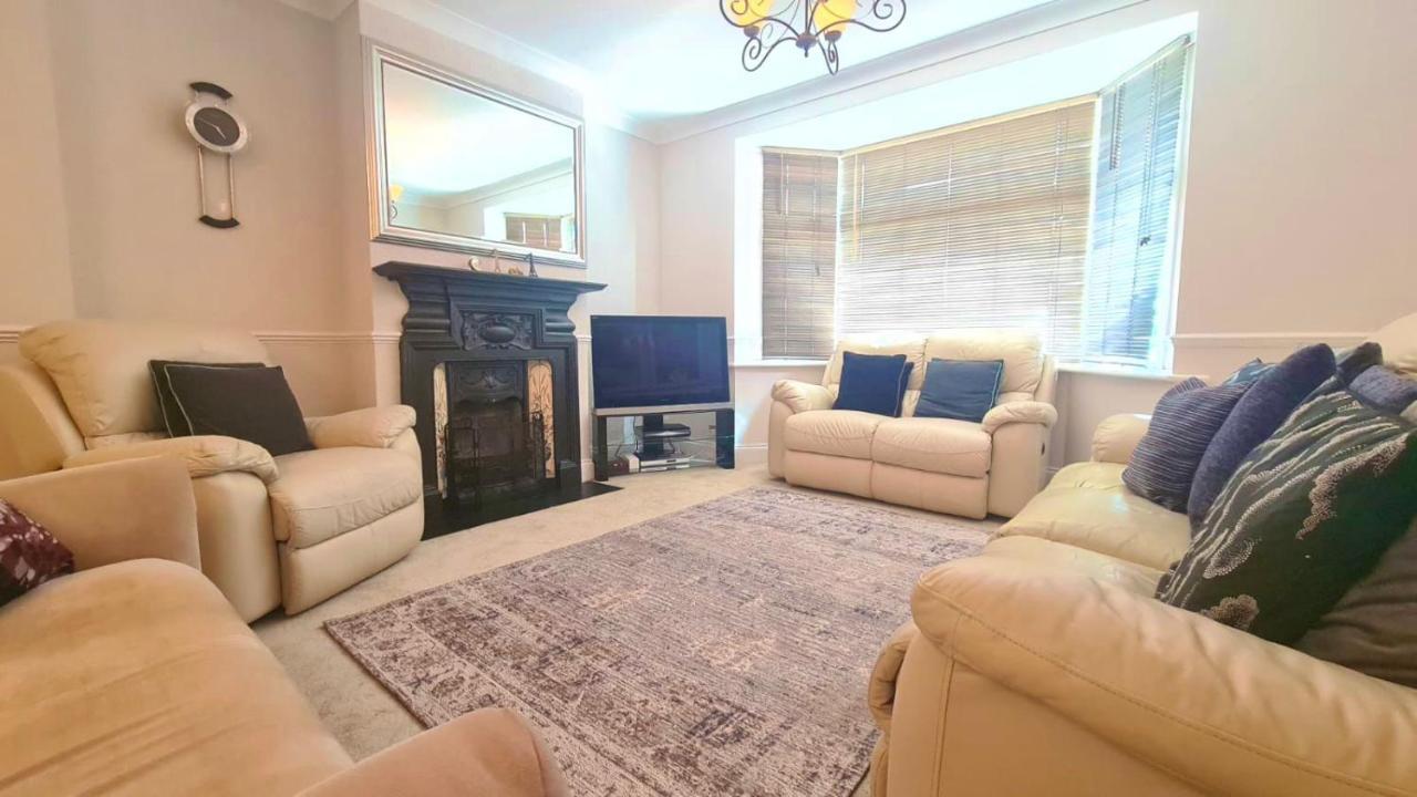 Cosy Room In East Ham Лондон Экстерьер фото